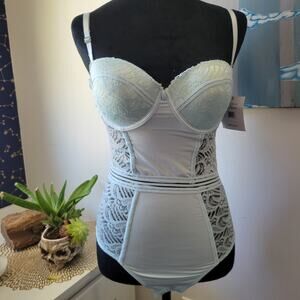 NWT French Affair Diamant Lace Bodysuit L Blue Omphalodes Push-Up Multiway